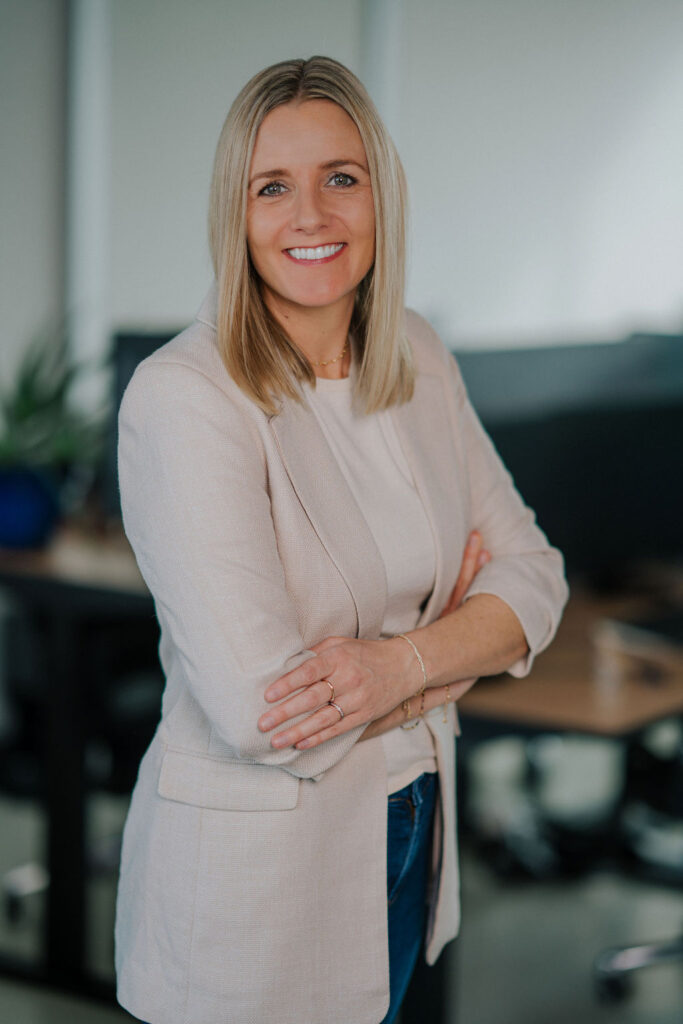 Portrait Manuela stehend